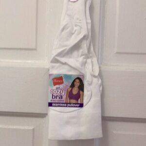 NWT Hanes Get Cozy Bra All Day Comfort Seamless Pullover; Size XL; White.